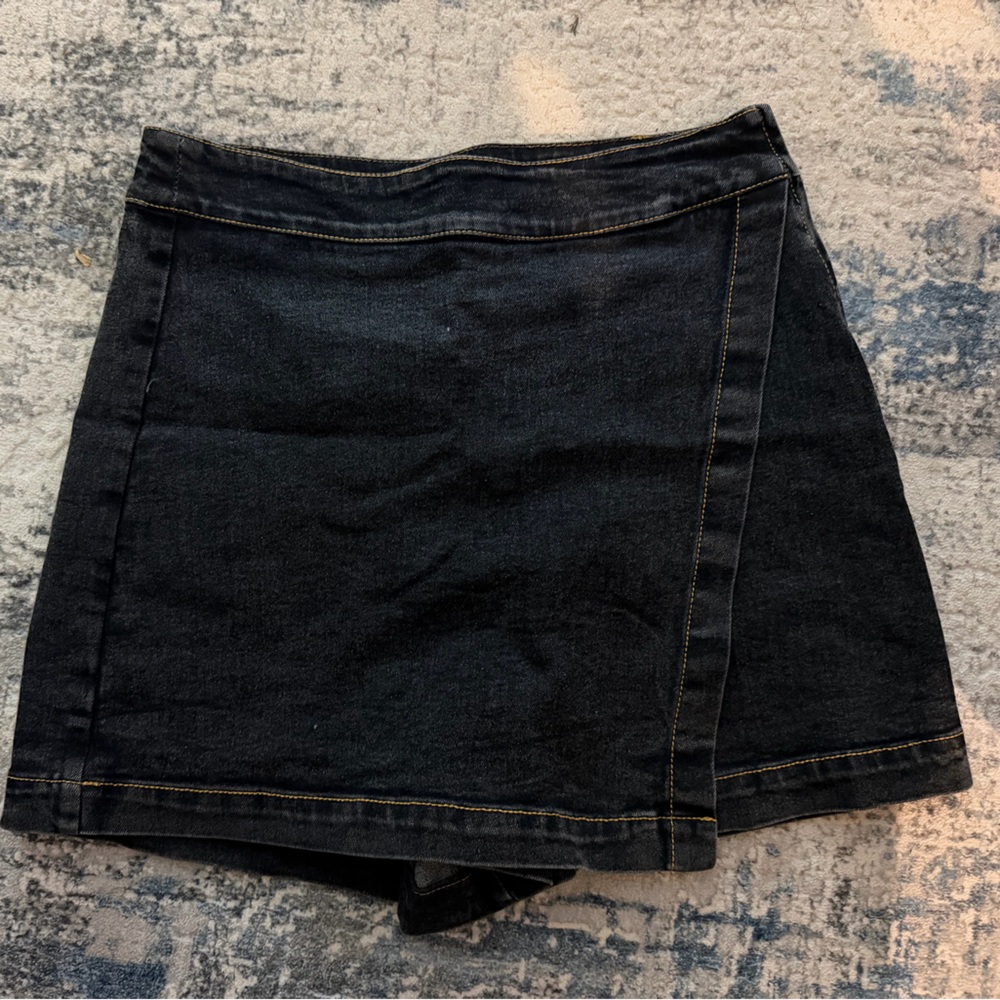 Entro skirt, size M practically new skort